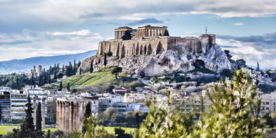 Panoramic view of the Acropolis and the Tempel of Olympian Zeus