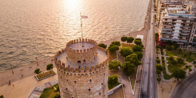 The iconic White Tower in Thessaloniki overlooking the Thermaic Gulf