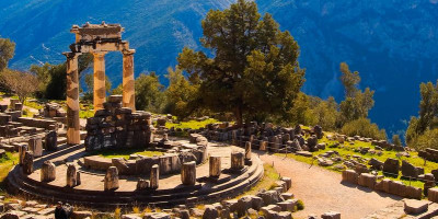 The Pronaia of the Temple of Apolo in Delphi