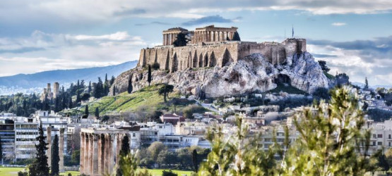 Panoramic view of the Acropolis and the Tempel of Olympian Zeus