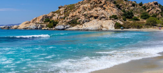 Mikri Viglia in Naxos is a place to enjoy water sports